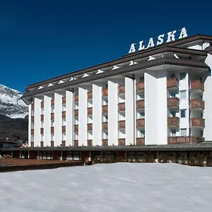 Alaska Cortina Hotel
